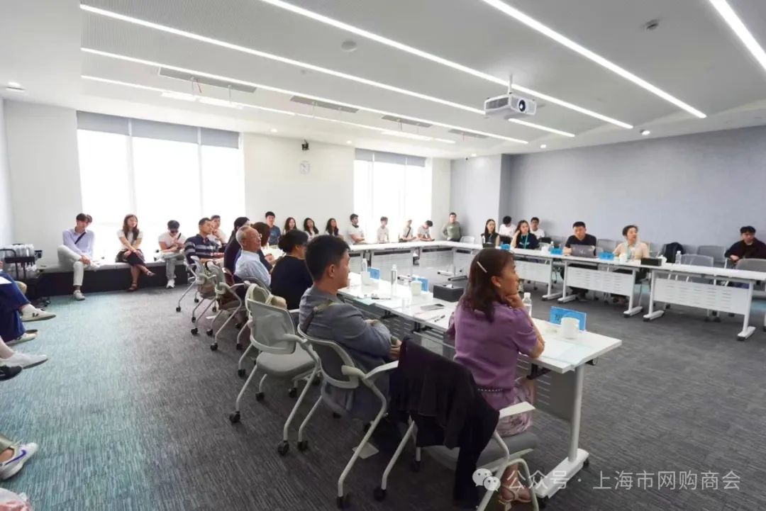 副业赚钱_上海市网购商会带领美国学生代表团探访得物与哔哩哔哩，展现上海企业青春力量_副业教程